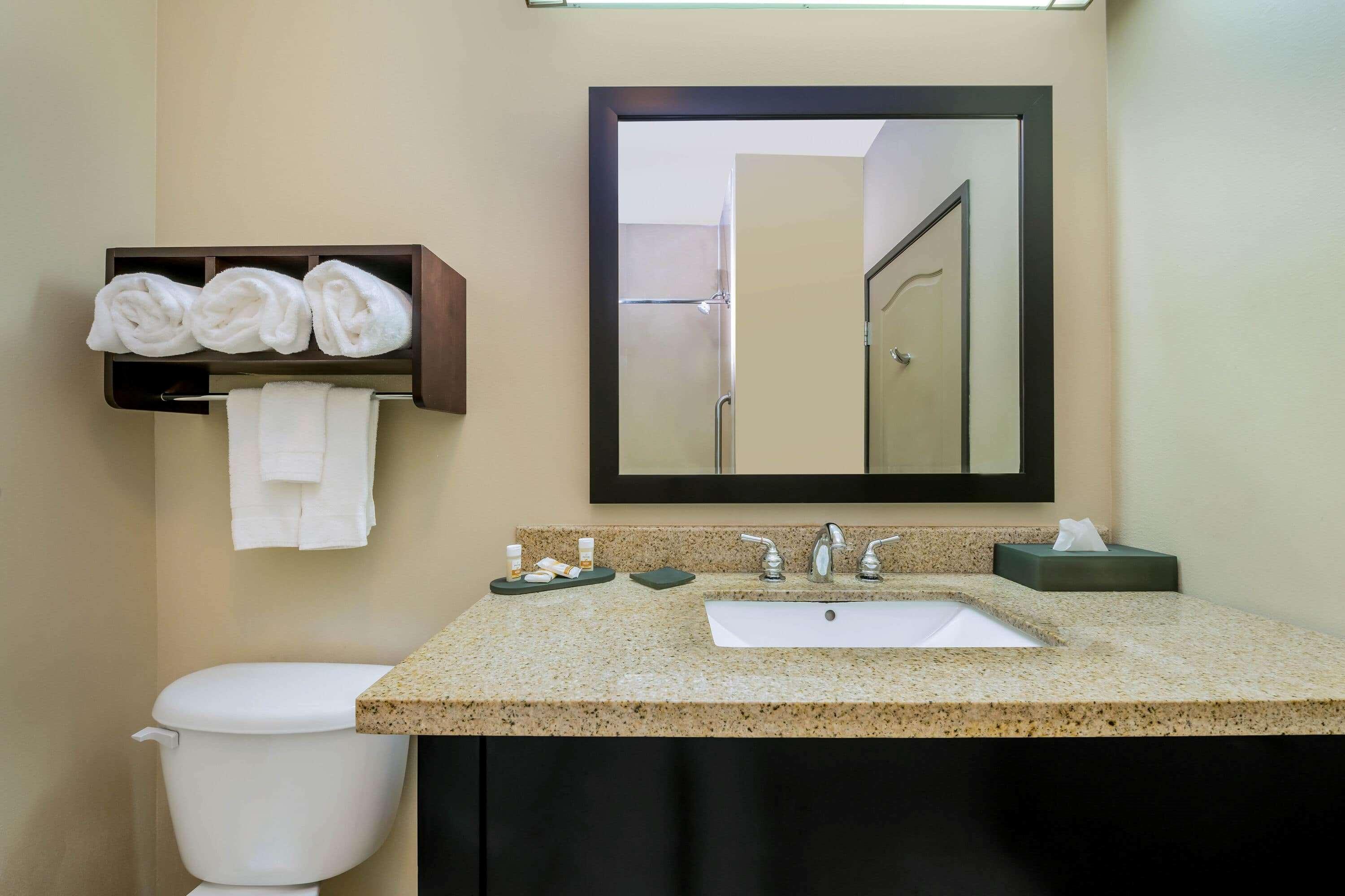 La Quinta By Wyndham Marshall Exterior photo