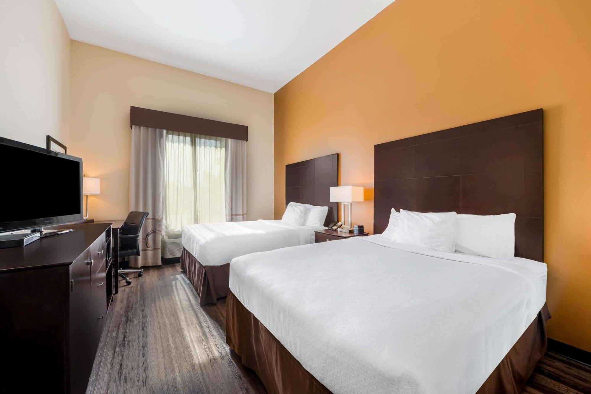 La Quinta By Wyndham Marshall Room photo