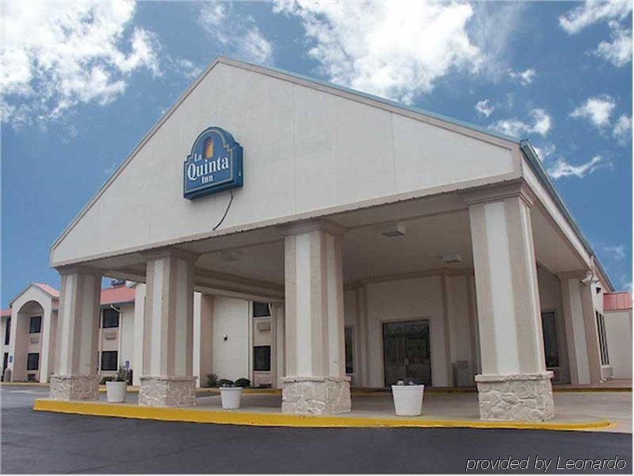 La Quinta By Wyndham Marshall Exterior photo